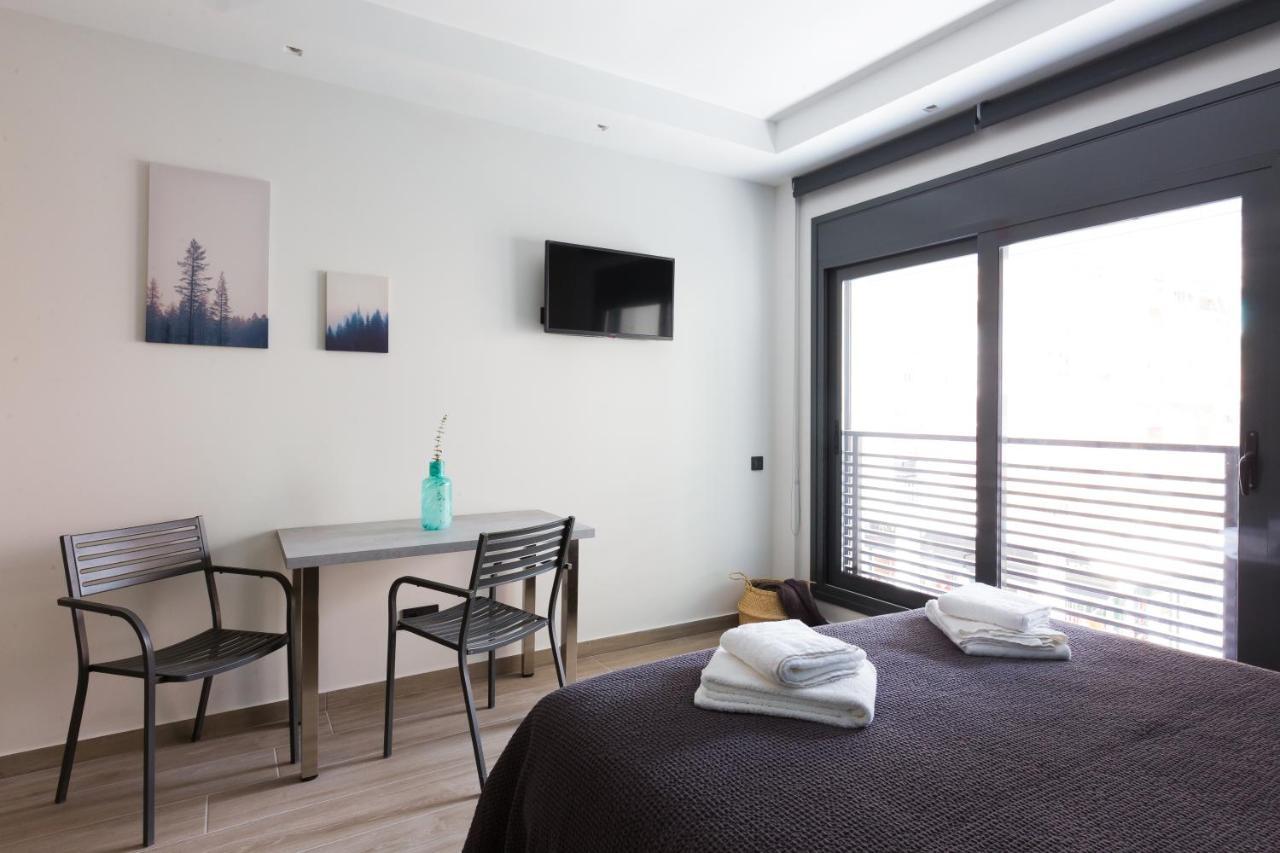 12 Reasons Why Metaxourgeio Aparthotel เอเธนส์ ภายนอก รูปภาพ