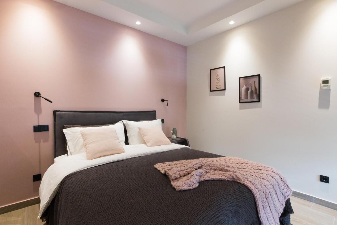 12 Reasons Why Metaxourgeio Aparthotel เอเธนส์ ภายนอก รูปภาพ